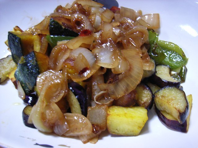 夏野菜の素揚げ　玉ねぎの黒酢ソースかけの画像