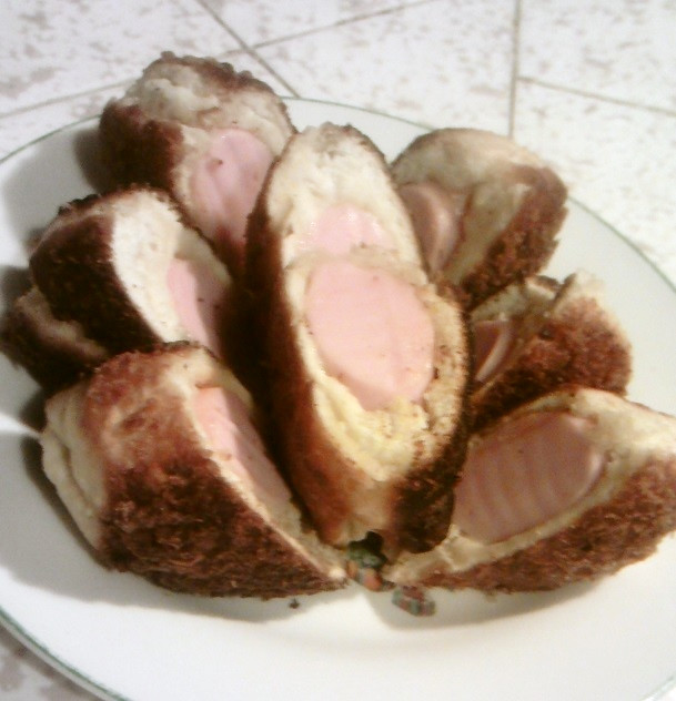 ホットケーキミックス魚肉ソーセージパンの画像