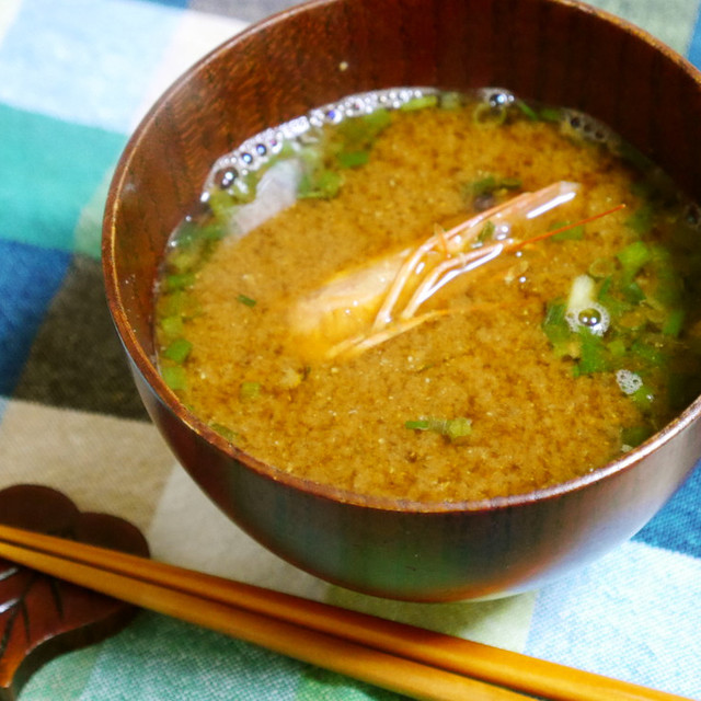 ブレンド味噌de絶品 彡海老の頭で味噌汁 レシピ 作り方 By Yoco152 クックパッド 簡単おいしいみんなのレシピが359万品
