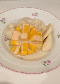 マンゴーと餅米のココナッツソース