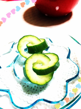 キャラ弁に♪簡単きゅうりだけで飾り切り♪