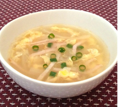 ハムと白菜の中華風スープの写真