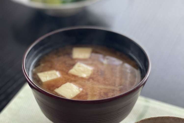 甘くて美味しい簡単玉ねぎと豆腐のお味噌汁 レシピ 作り方 By ナピト クックパッド 簡単おいしいみんなのレシピが375万品