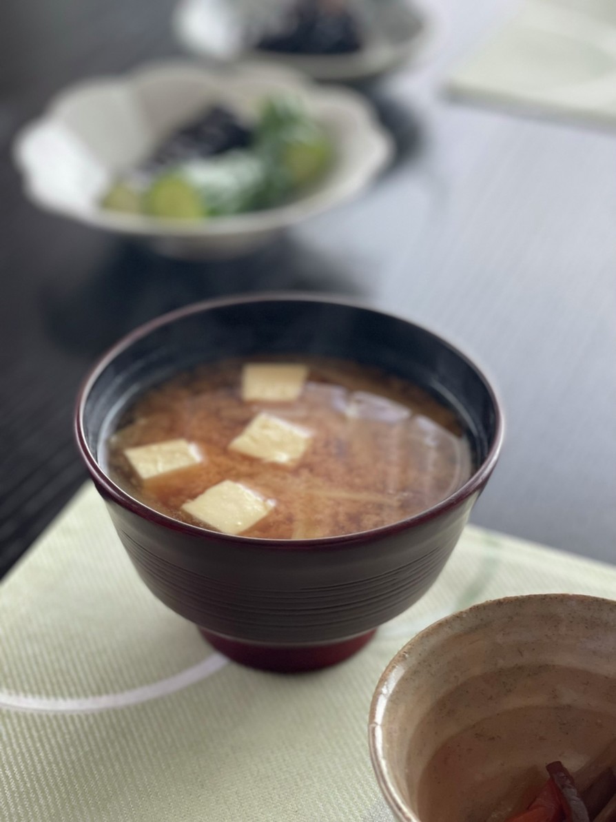 甘くて美味しい簡単玉ねぎと豆腐のお味噌汁の画像