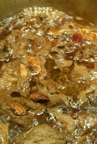 圧力鍋でポルチーニ茸が薫りたつ牛筋煮込み