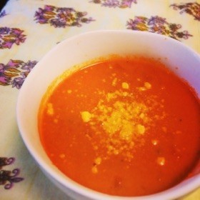 トマトとチーズのスープ（トルコ）の画像