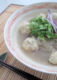 インドネシア風肉団子スープ麺