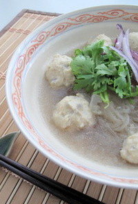 インドネシア風肉団子スープ麺