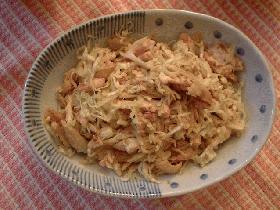 鶏肉とキャベツの辛子ソース和え