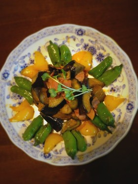 なすとベーコンと彩り野菜のオイスター炒め