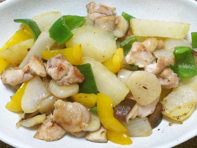 簡単 じゃがいもと鶏肉のにんにく炒め レシピ 作り方 By 高橋醤油 クックパッド