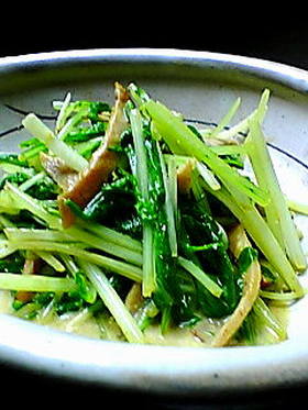 簡単もう1品☆みず菜とハムのカレー炒め
