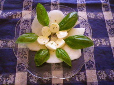 梨とモツァレラチーズのカプレーゼの写真