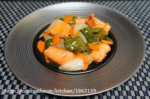 ぽん酢で減塩☆鮭と野菜の甘酢炒めの画像