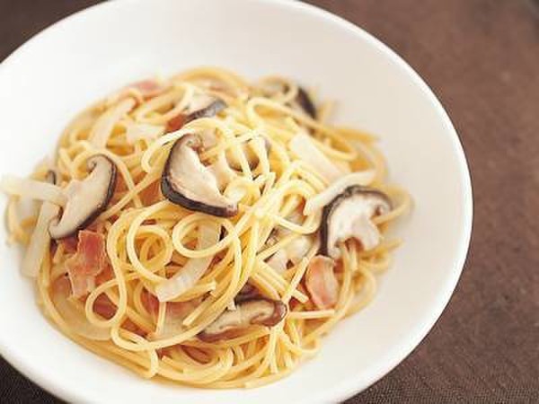 ベーコンとしいたけのスープ煮パスタ