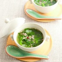 春菊と鶏ひき肉のスープ
