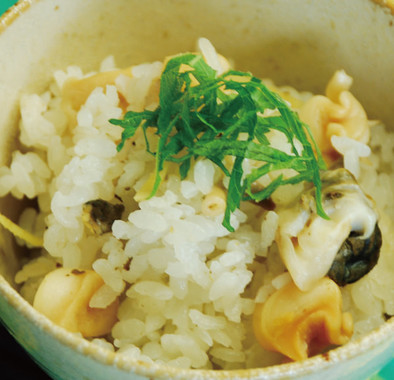 土鍋炊き☆バイ貝の炊き込みご飯の写真
