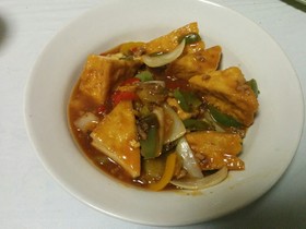 簡単に厚揚げの甘酢あんかけを酢豚の素で