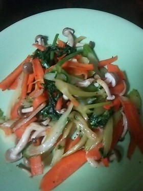 セロリとにんじんのきんぴら