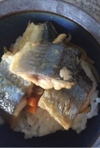 秋刀魚照焼き丼