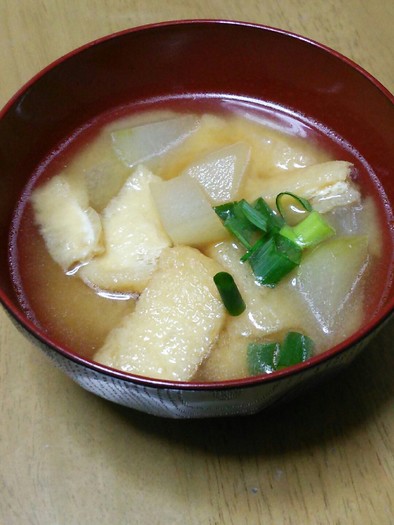冬瓜と揚げのお味噌汁の写真
