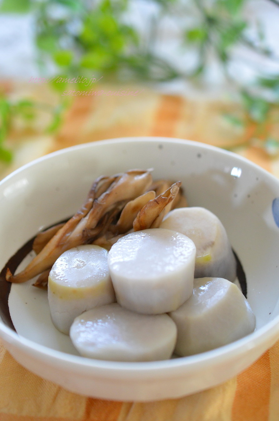 里芋の甘煮✿塩バターの焼き舞茸添え♫の画像