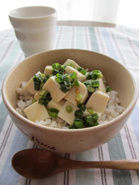 青ねぎ&柚子こしょうでピリっと◆冷奴丼◆