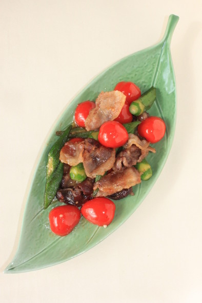 カリカリ豚肉と野菜のぽん炒めの写真