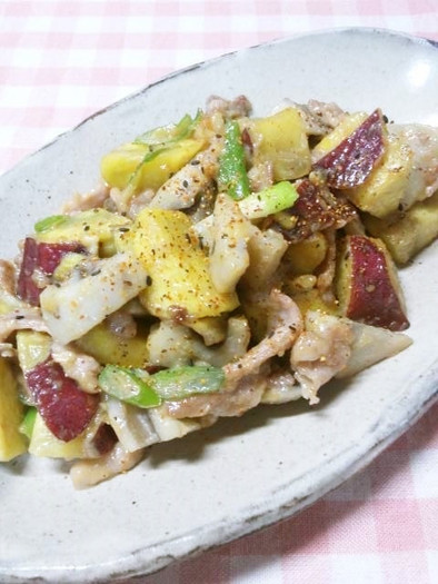 さつま芋と蓮根と豚肉の味噌マヨ炒め✿の写真