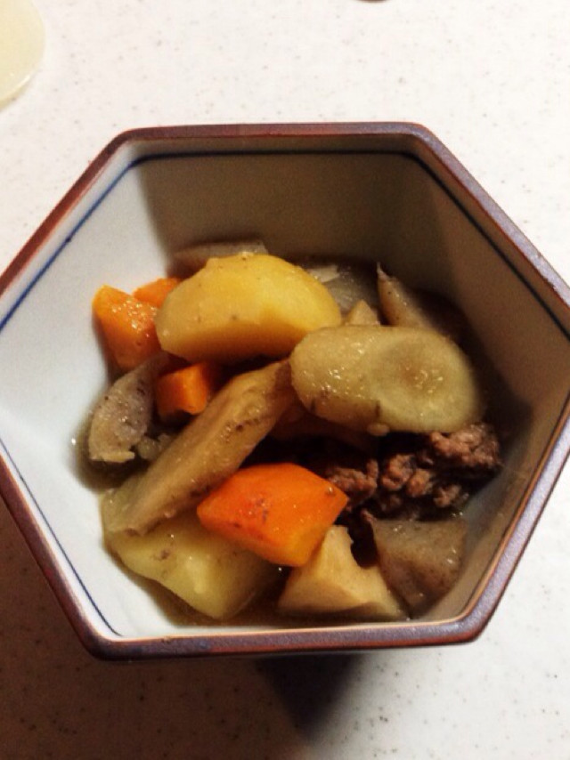 圧力鍋で簡単、ジャガイモとゴボウの煮物の画像