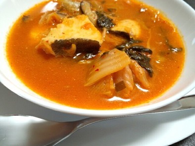 キムチで簡単！鱈のピリ辛スープの写真