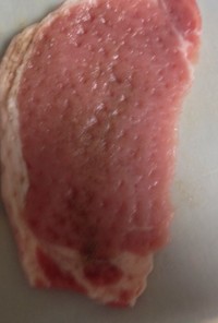 厚切りの豚ロース肉を柔らかくする方法