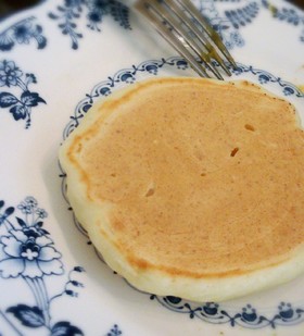 絹豆腐でフワフワの分厚いホットケーキ