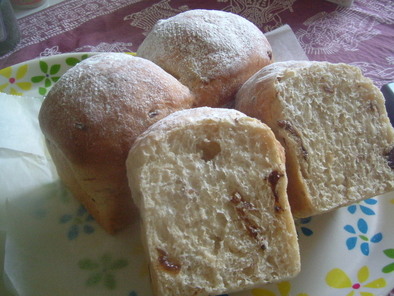 レーズン食パン（シナモン風味）の写真