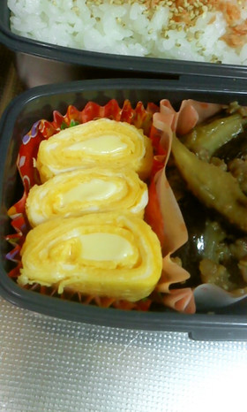 定番の玉子焼き、チーズが真ん中でとろーり
