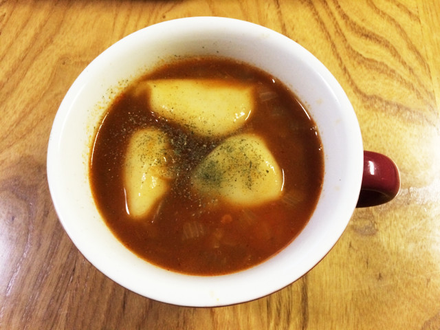 水餃子のトマトカレースープの画像
