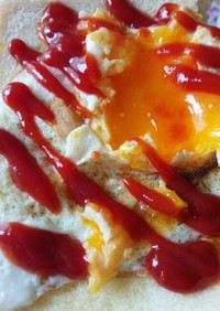 朝食～簡単♡半熟卵の目玉焼きトースト♡