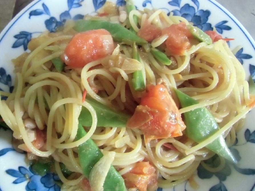 トマトとインゲンのイカの塩辛スパゲッティの画像