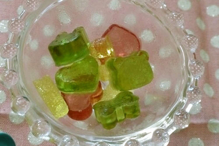 かき氷シロップで 簡単可愛いグミ レシピ 作り方 By さーやgogo クックパッド 簡単おいしいみんなのレシピが368万品