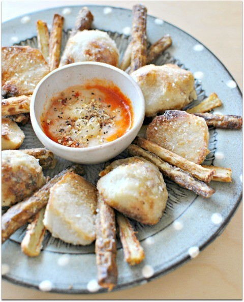 里芋とごぼうの米粉揚げ トマチーズソースの画像