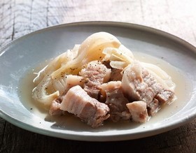 豚バラ肉と玉ねぎの煎り酒煮