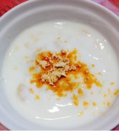 離乳食中期  バナナヨーグルトきな粉がけの写真