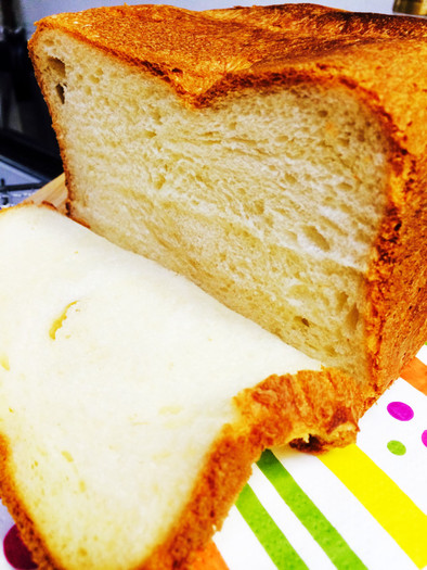 HBでふわもちリッチなブリオッシュ食パンの写真