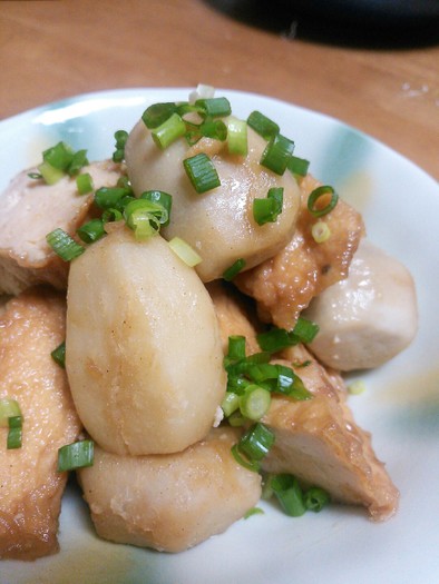 懐かしい味♡里芋と厚揚げの煮物の写真