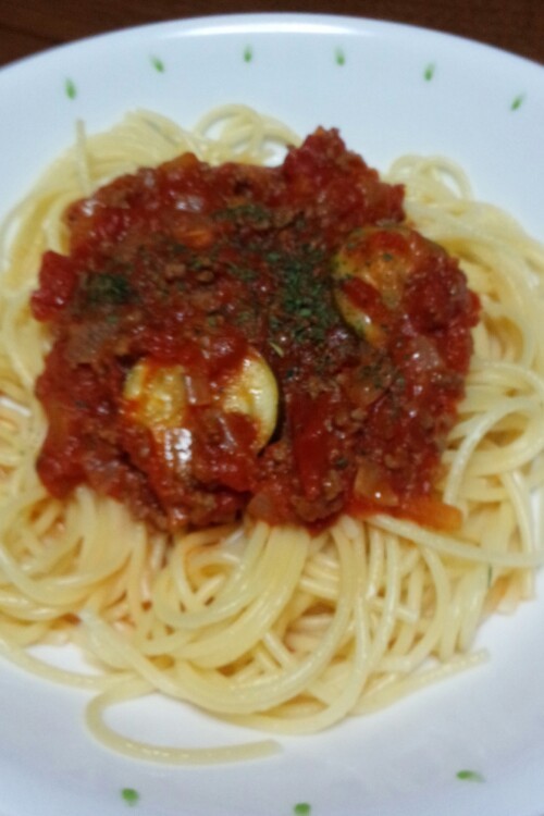 ミンチ肉とズッキーニのトマトパスタの画像
