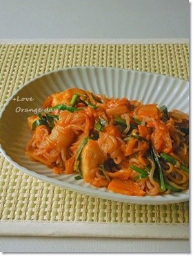 結びこんにゃくと鶏肉のキムチ煮