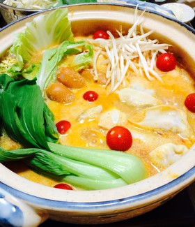トマトソースと豆乳DE~餃子鍋
