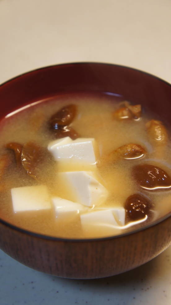 なめこと豆腐の味噌汁の画像
