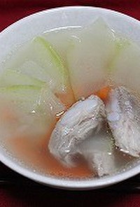 中華料理　豚骨と冬瓜スープ
