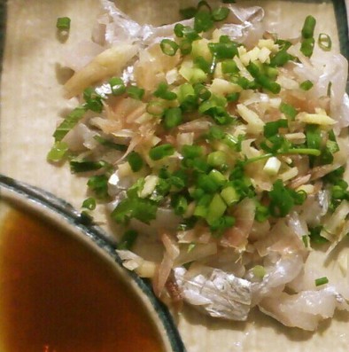 太刀魚のお刺身～薬味たっぷりバージョンの写真